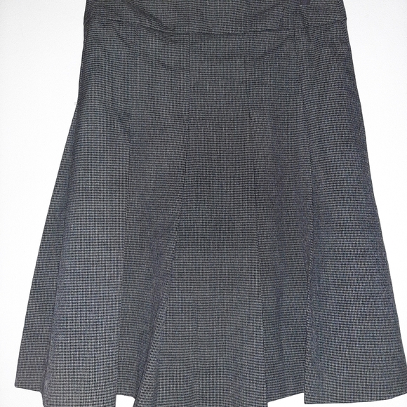 IN MODA PLEATED SKIRT - Picture 4 of 9